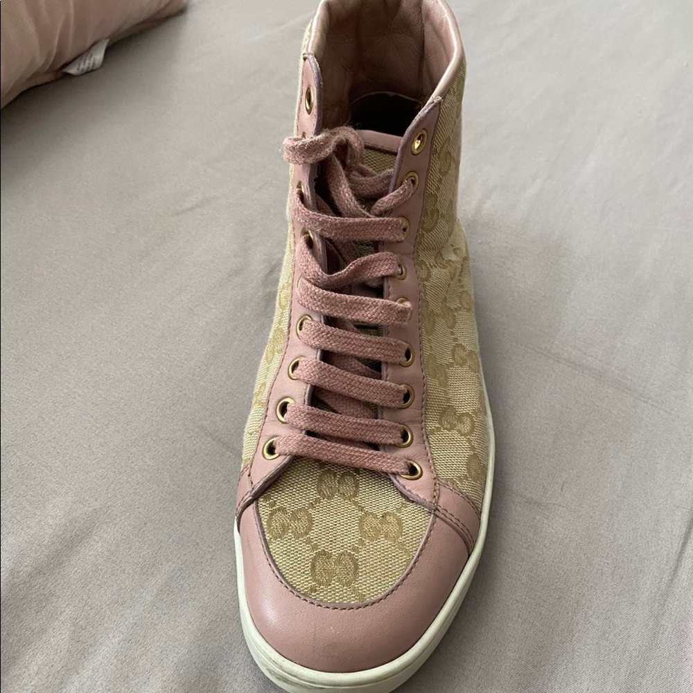 Beautiful authentic Gucci sneakers